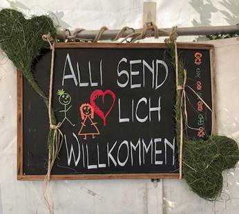 Ein Bild, das Text, drau�en, Schiefertafel enth�lt.

Automatisch generierte Beschreibung